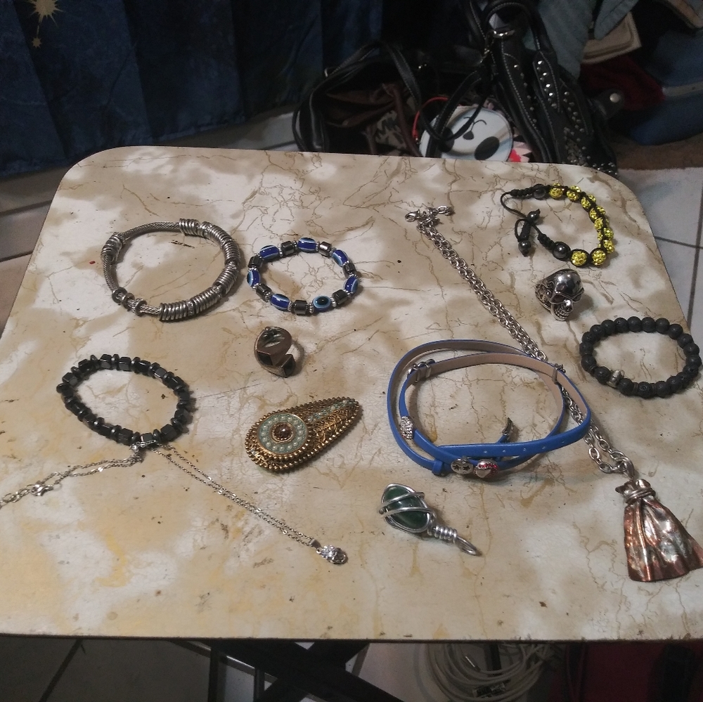 Jewelry - Picture 2 of 6